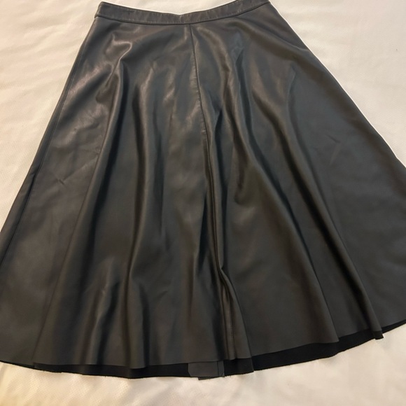 Zara A line faux leather skirt with button details - Picture 5 of 6